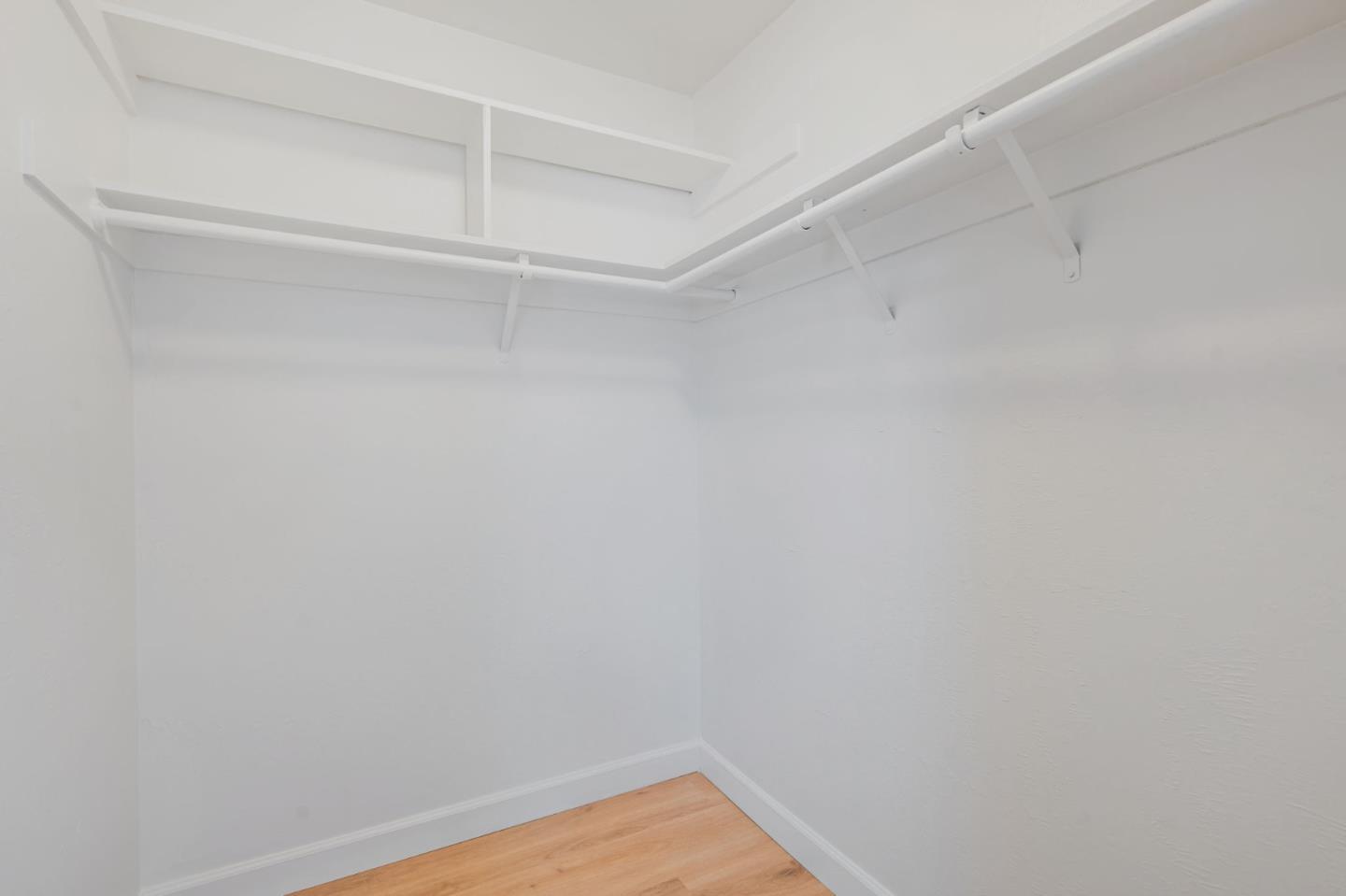 Detail Gallery Image 20 of 31 For 843 Juno Ln, Foster City,  CA 94404 - 2 Beds | 1/1 Baths