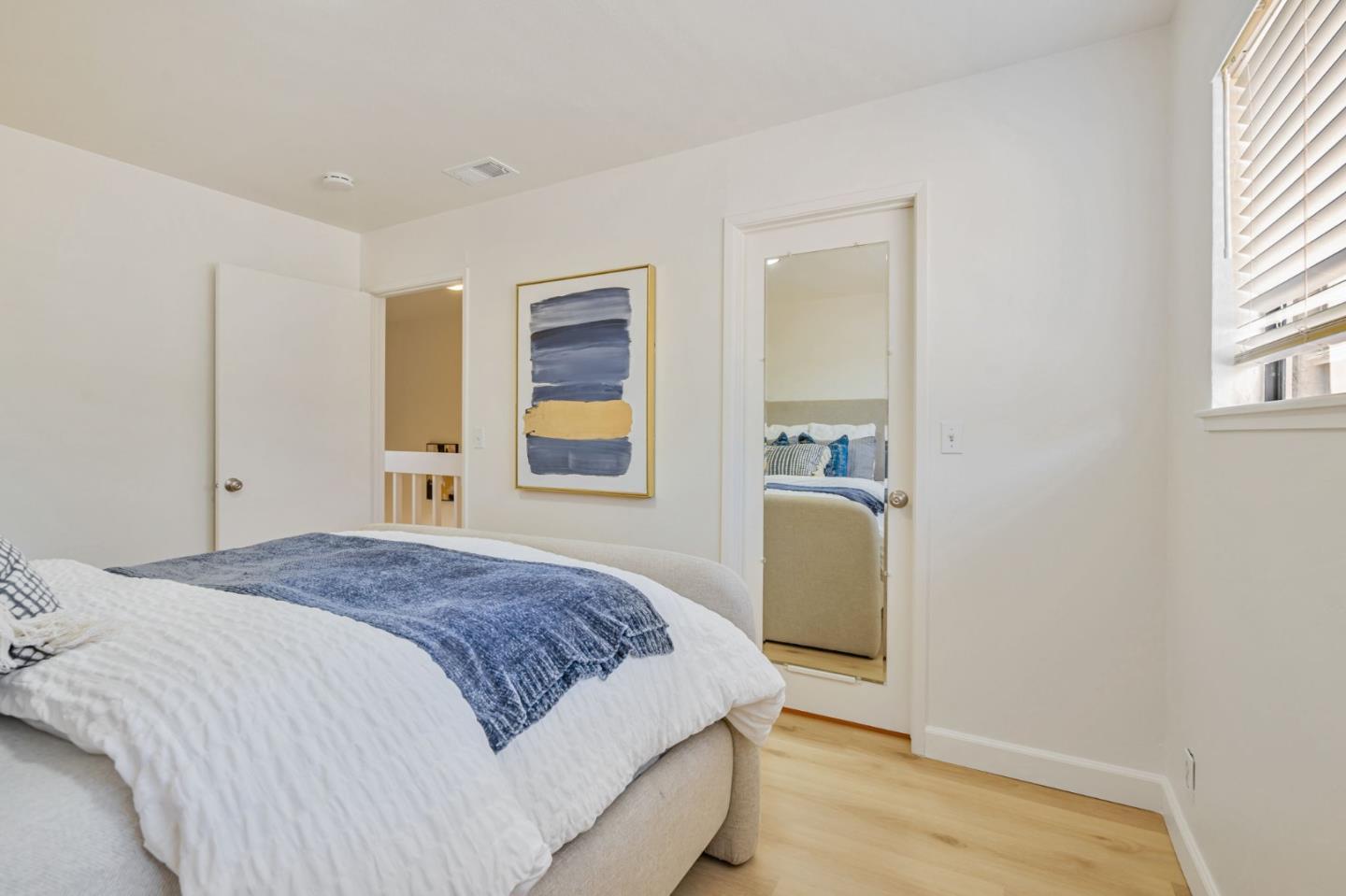 Detail Gallery Image 21 of 31 For 843 Juno Ln, Foster City,  CA 94404 - 2 Beds | 1/1 Baths