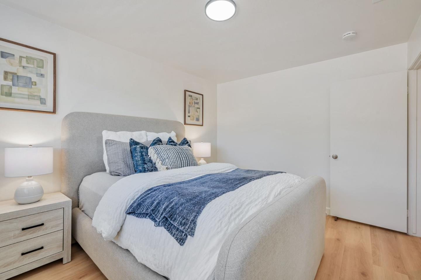 Detail Gallery Image 22 of 31 For 843 Juno Ln, Foster City,  CA 94404 - 2 Beds | 1/1 Baths