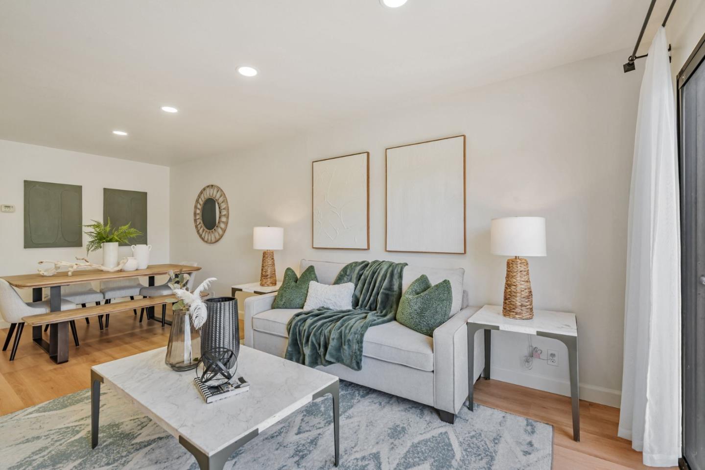 Detail Gallery Image 4 of 31 For 843 Juno Ln, Foster City,  CA 94404 - 2 Beds | 1/1 Baths