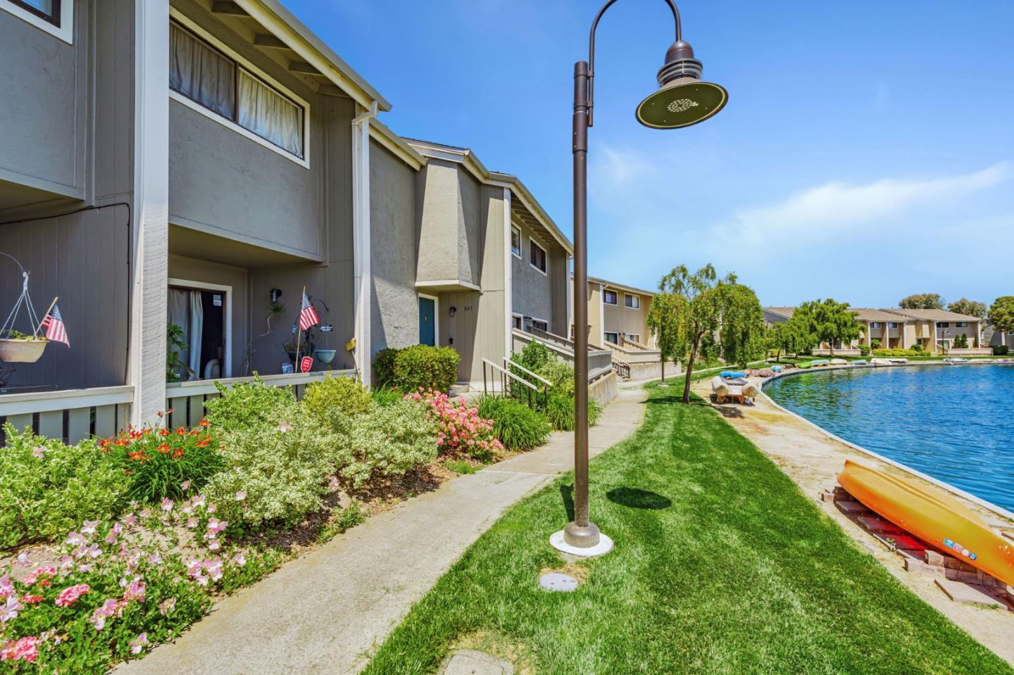Detail Gallery Image 7 of 31 For 843 Juno Ln, Foster City,  CA 94404 - 2 Beds | 1/1 Baths