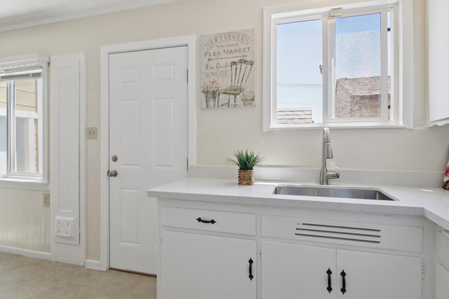 Detail Gallery Image 15 of 26 For 409 Chestnut Ave, San Bruno,  CA 94066 - 2 Beds | 1 Baths