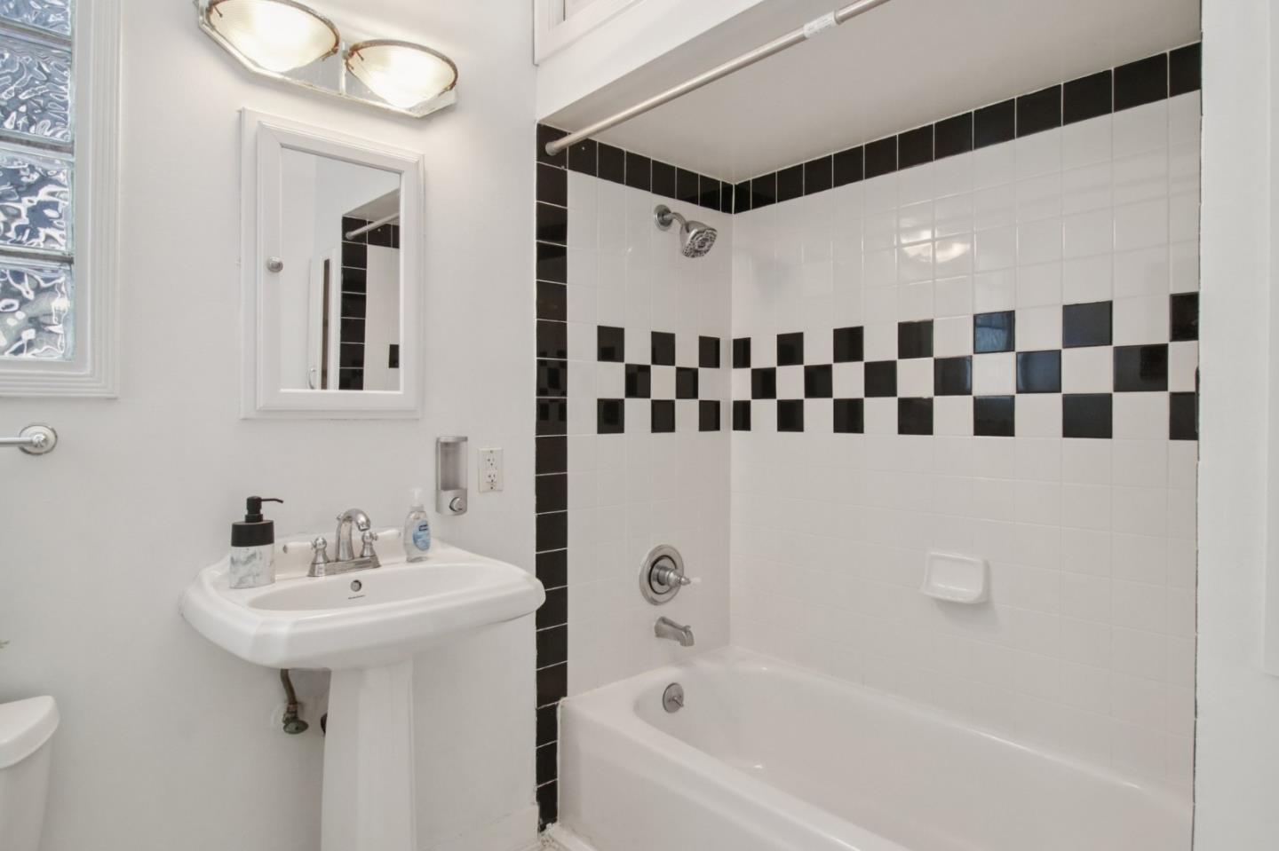 Detail Gallery Image 16 of 26 For 409 Chestnut Ave, San Bruno,  CA 94066 - 2 Beds | 1 Baths