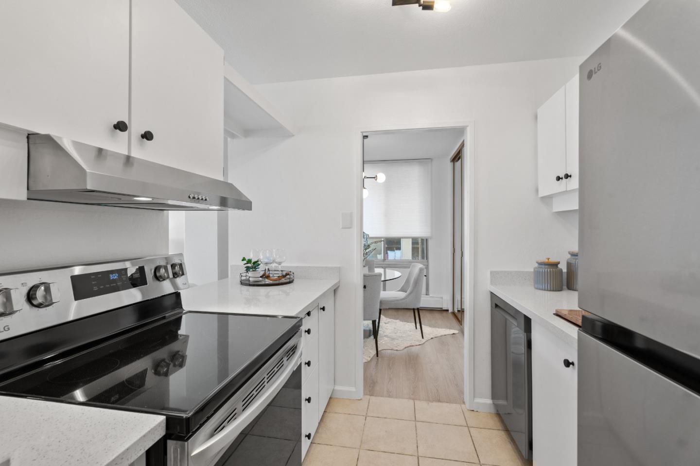 Detail Gallery Image 26 of 82 For 300 Davey Glen Rd #3928,  Belmont,  CA 94002 - 1 Beds | 1 Baths