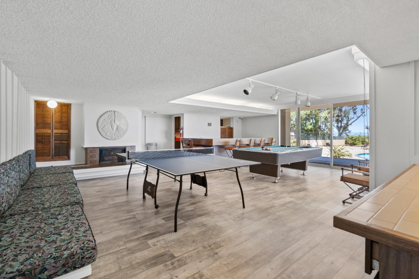 Detail Gallery Image 43 of 82 For 300 Davey Glen Rd #3928,  Belmont,  CA 94002 - 1 Beds | 1 Baths