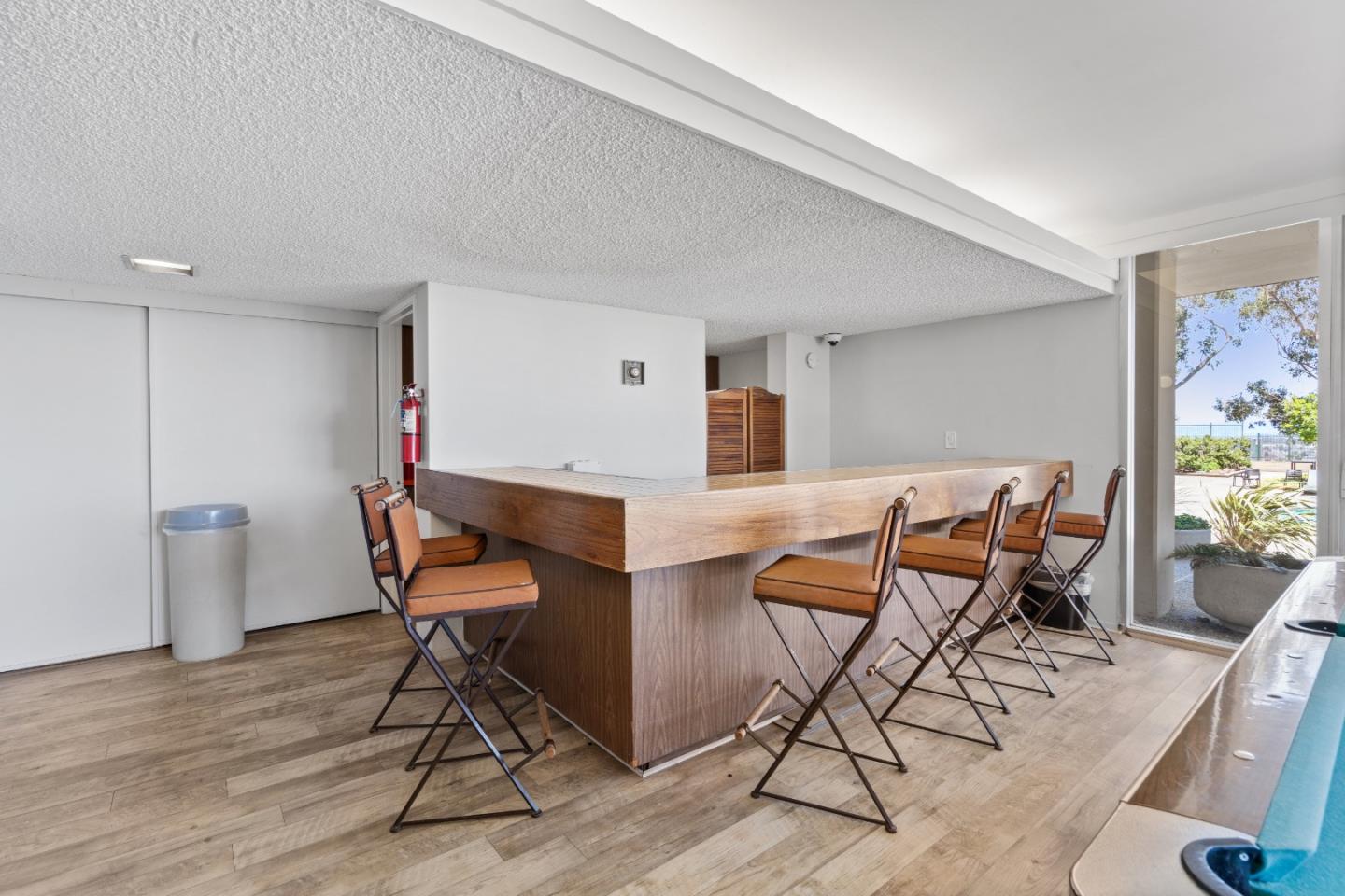 Detail Gallery Image 49 of 82 For 300 Davey Glen Rd #3928,  Belmont,  CA 94002 - 1 Beds | 1 Baths