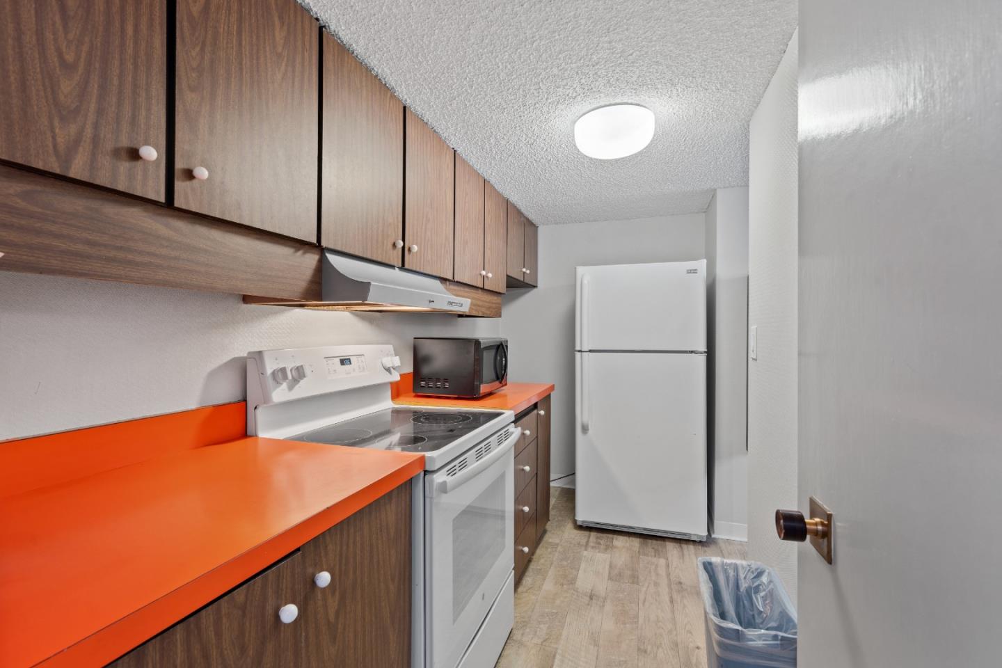 Detail Gallery Image 50 of 82 For 300 Davey Glen Rd #3928,  Belmont,  CA 94002 - 1 Beds | 1 Baths