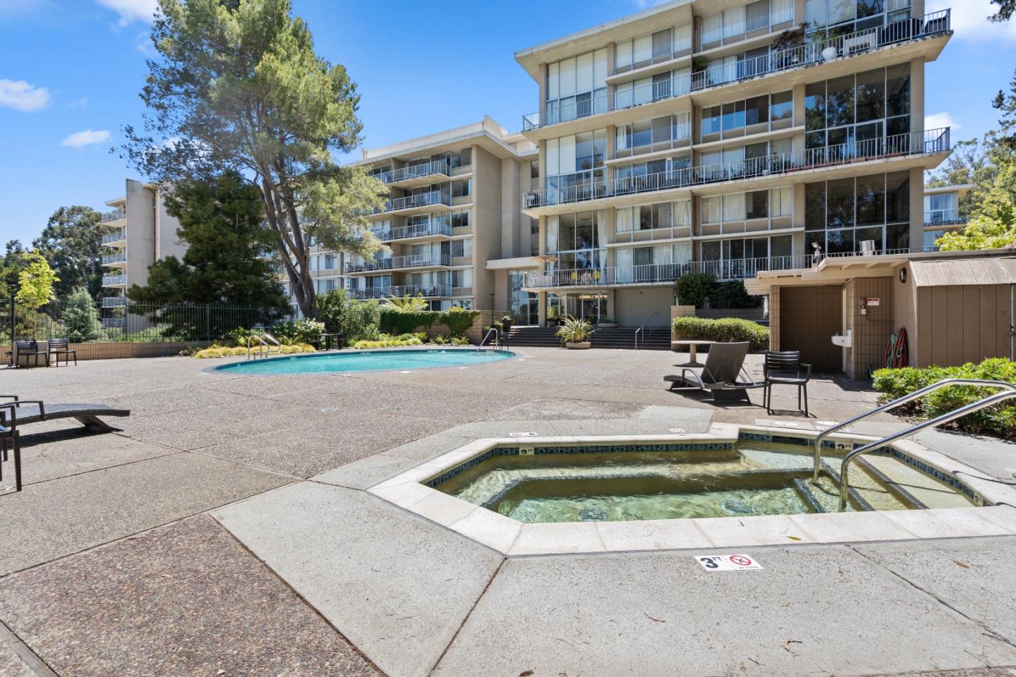 Detail Gallery Image 54 of 82 For 300 Davey Glen Rd #3928,  Belmont,  CA 94002 - 1 Beds | 1 Baths