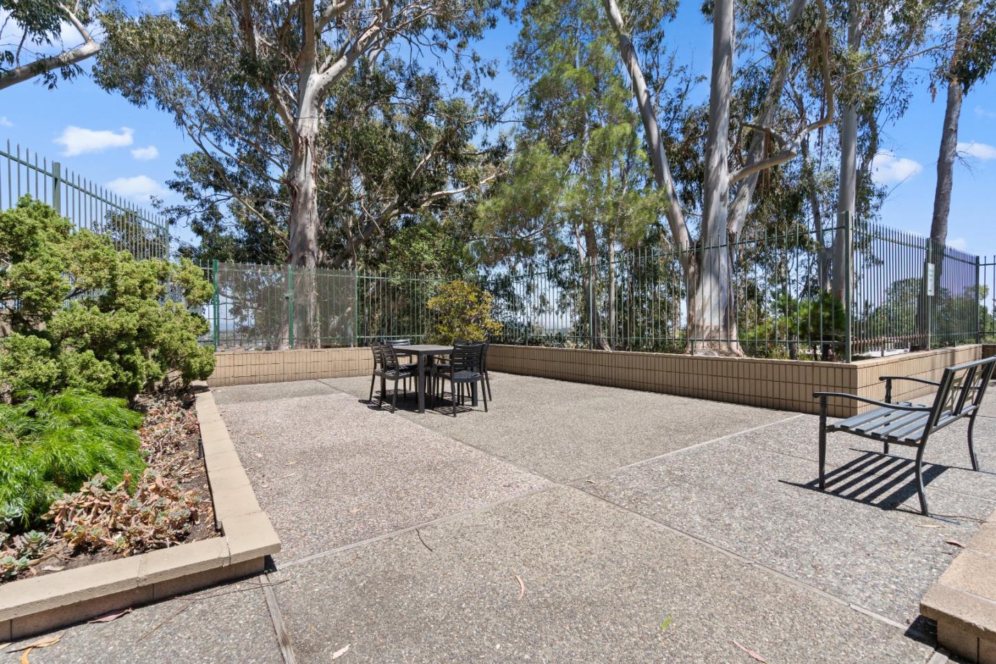 Detail Gallery Image 55 of 82 For 300 Davey Glen Rd #3928,  Belmont,  CA 94002 - 1 Beds | 1 Baths