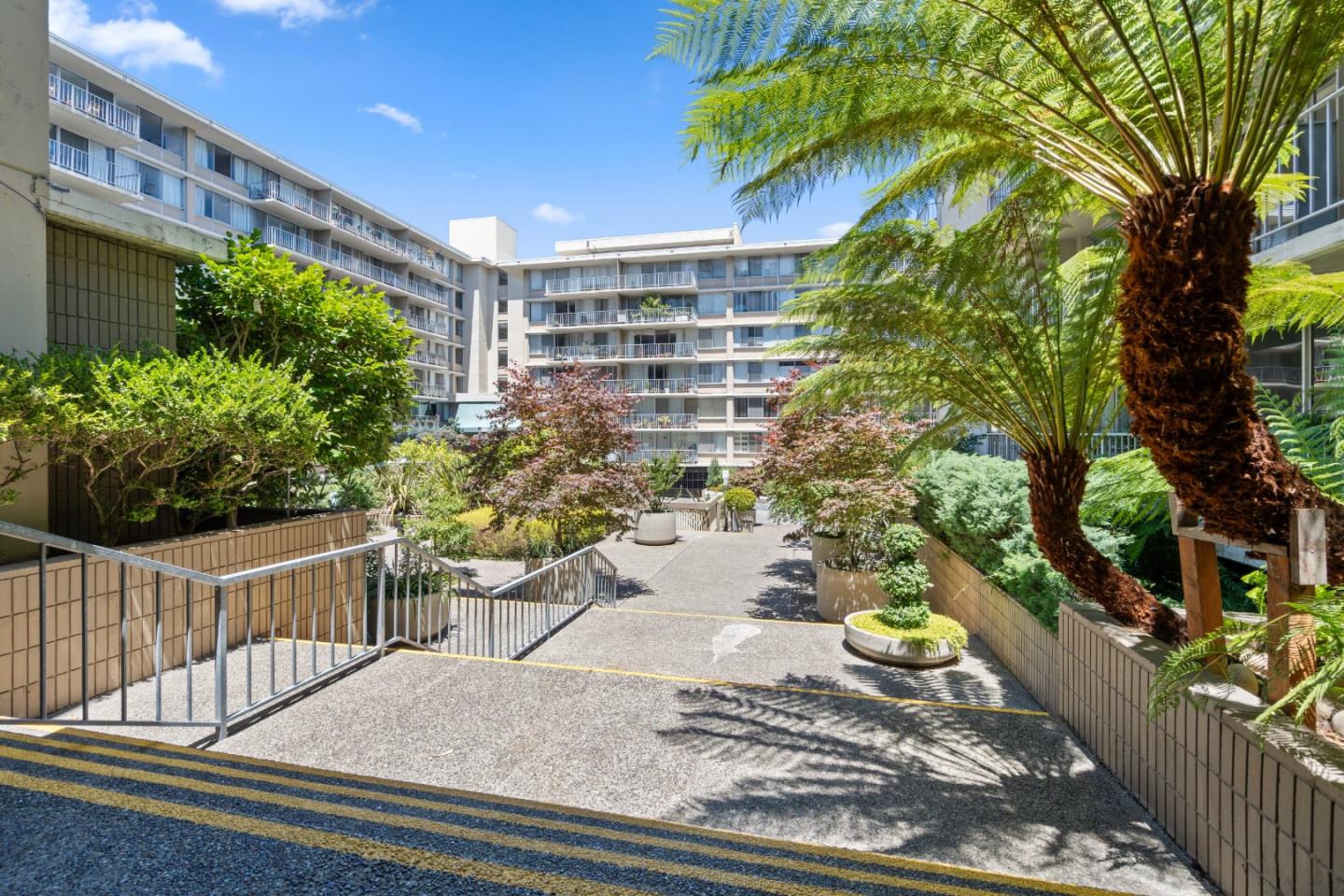 Detail Gallery Image 59 of 82 For 300 Davey Glen Rd #3928,  Belmont,  CA 94002 - 1 Beds | 1 Baths