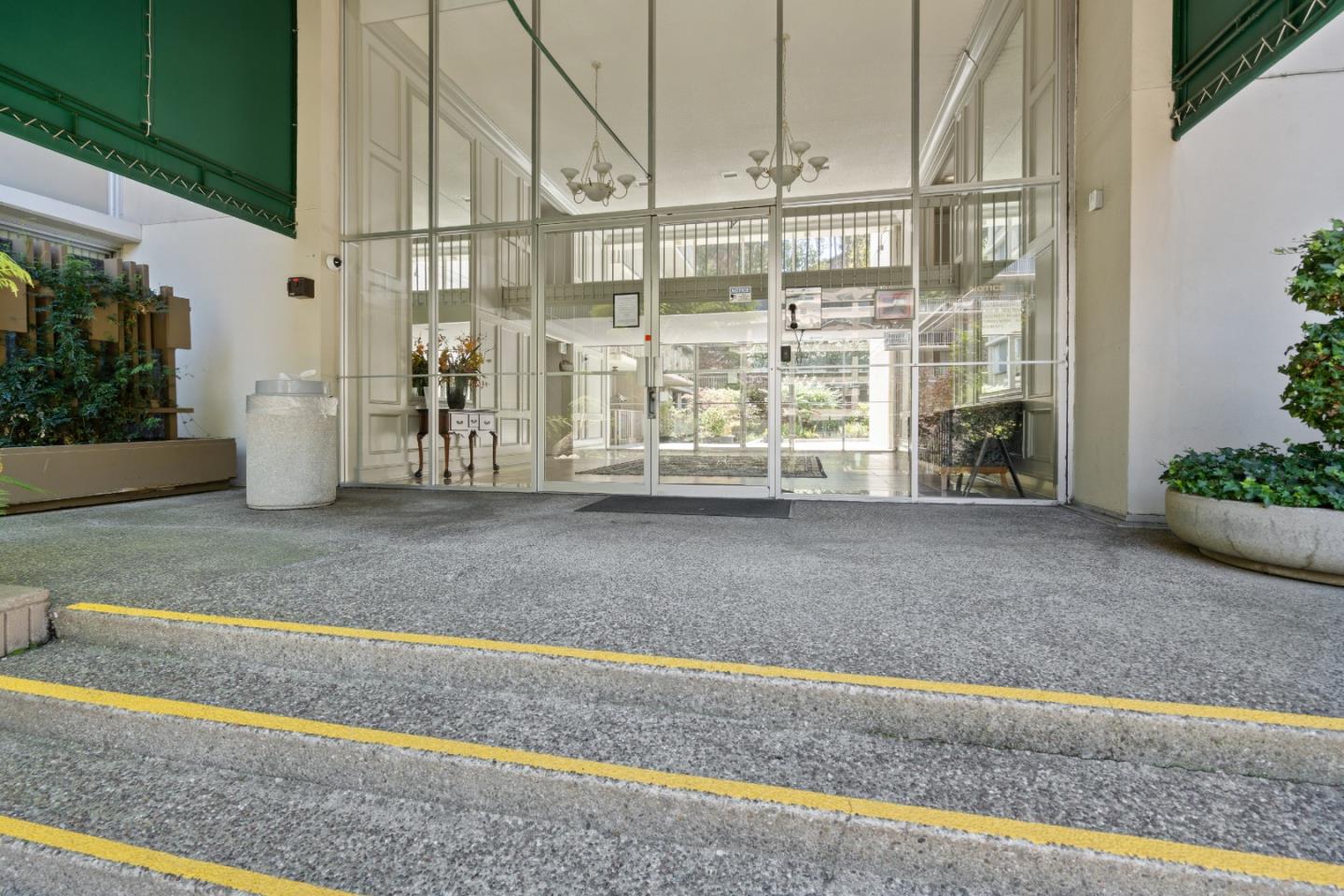 Detail Gallery Image 60 of 82 For 300 Davey Glen Rd #3928,  Belmont,  CA 94002 - 1 Beds | 1 Baths