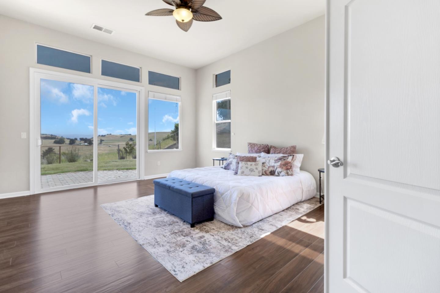 Detail Gallery Image 19 of 44 For 820 via Vaquero Norte, San Juan Bautista,  CA 95045 - 4 Beds | 3 Baths
