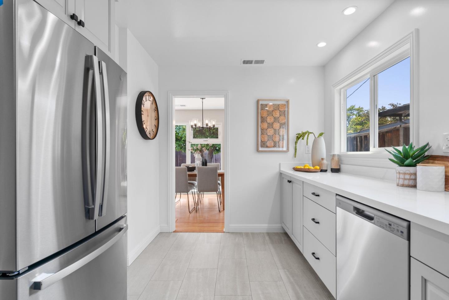 Detail Gallery Image 16 of 38 For 776 Pineview Dr, San Jose,  CA 95117 - 3 Beds | 2 Baths