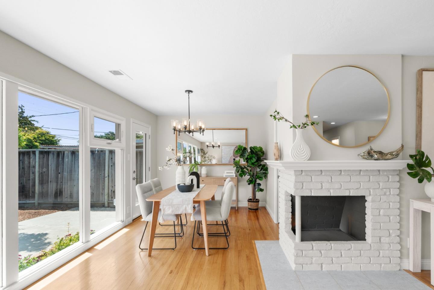 Detail Gallery Image 9 of 38 For 776 Pineview Dr, San Jose,  CA 95117 - 3 Beds | 2 Baths
