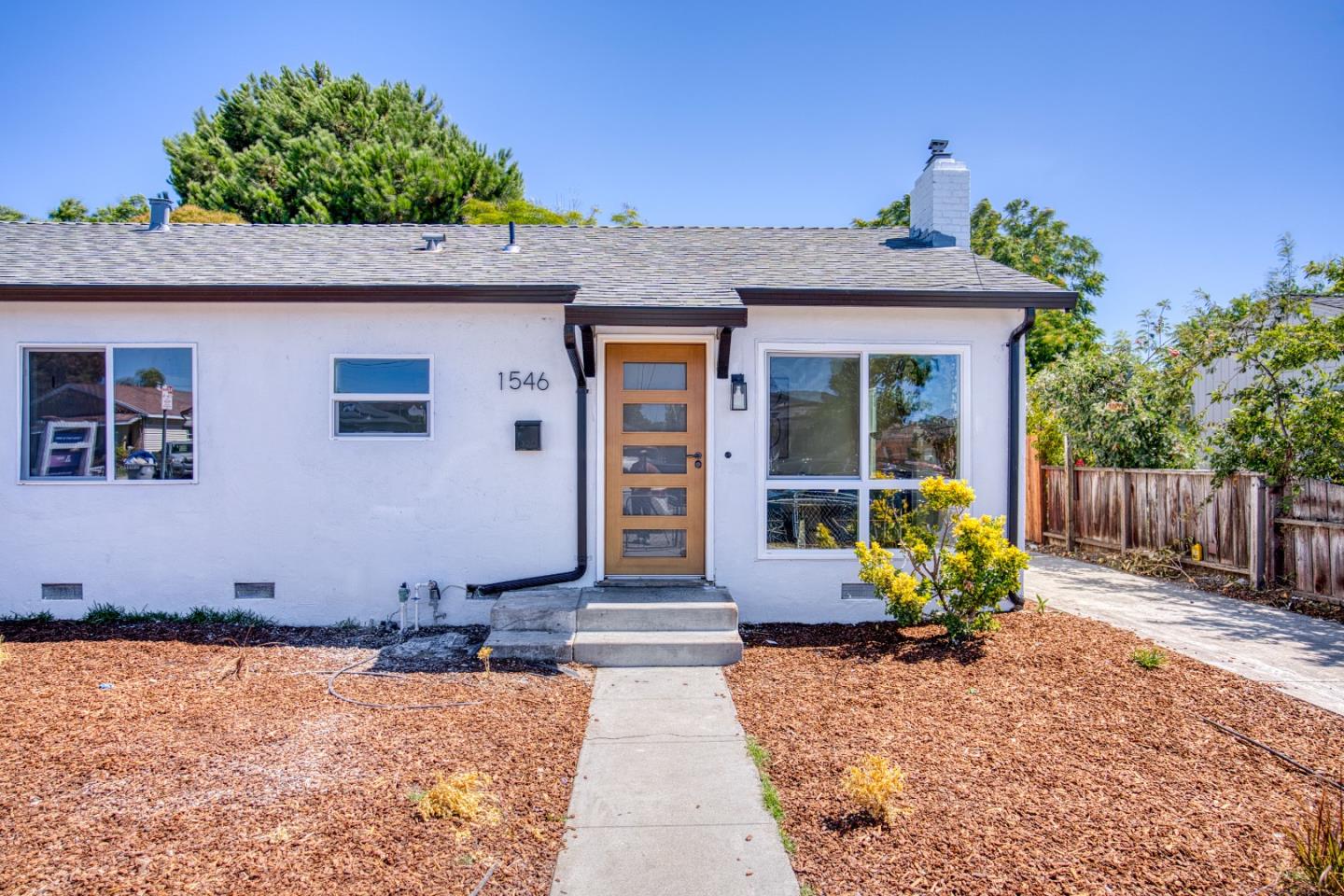 Detail Gallery Image 3 of 30 For 1546 Whitton Ave, San Jose,  CA 95116 - 3 Beds | 2 Baths