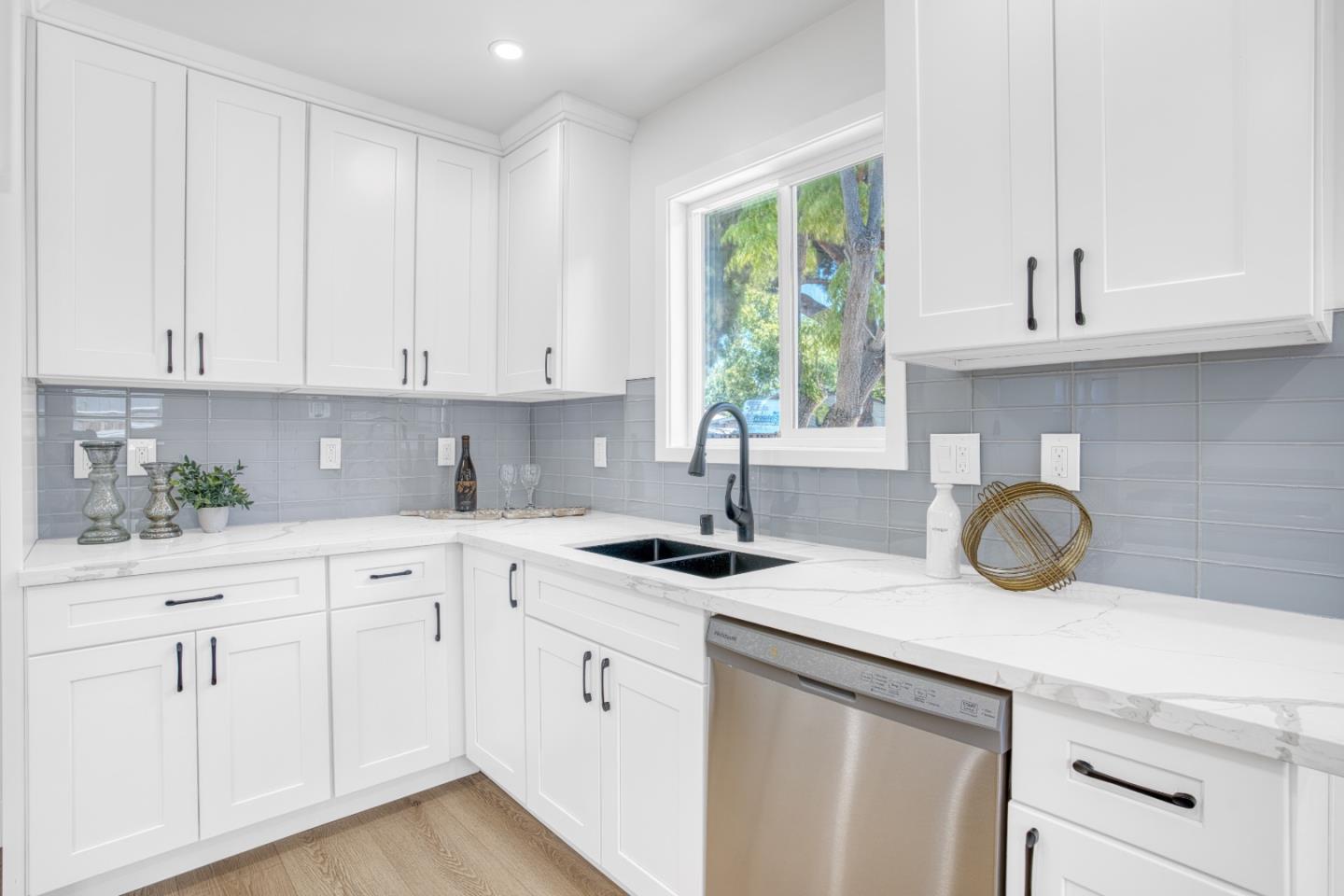 Detail Gallery Image 9 of 30 For 1546 Whitton Ave, San Jose,  CA 95116 - 3 Beds | 2 Baths