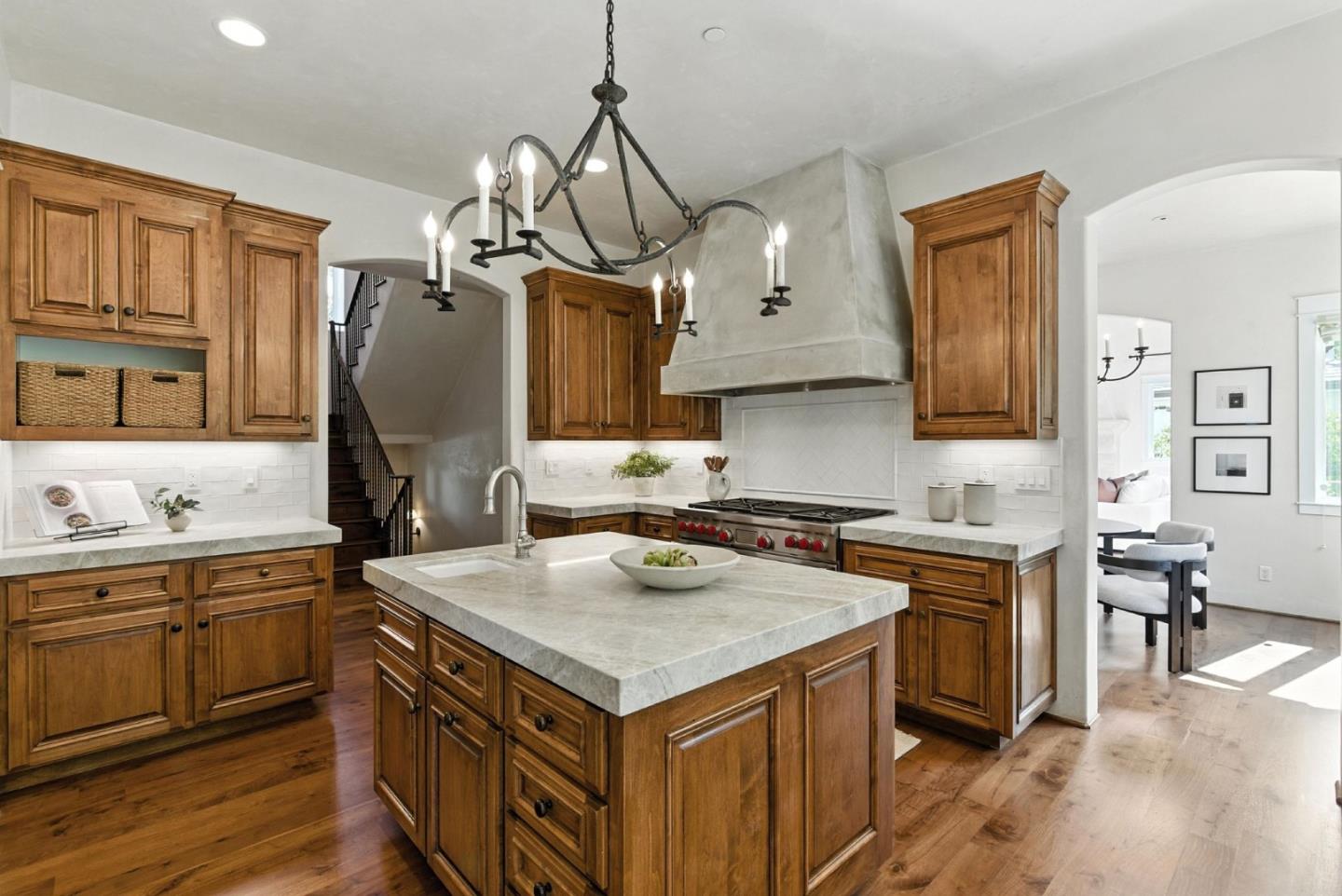 Detail Gallery Image 17 of 76 For 45 Sneckner Ct, Menlo Park,  CA 94025 - 5 Beds | 3/2 Baths