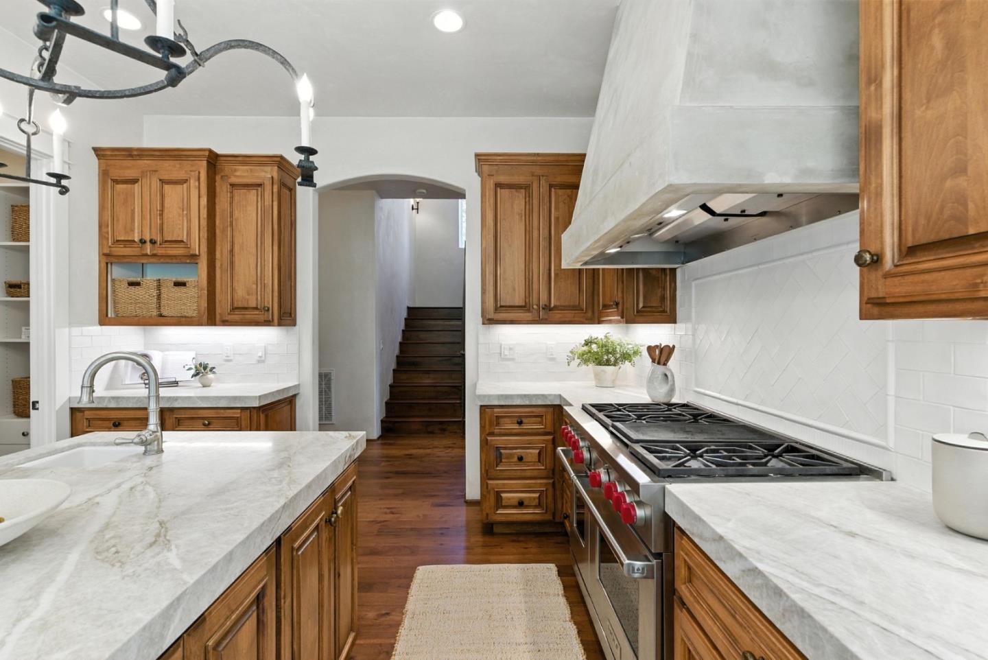 Detail Gallery Image 19 of 76 For 45 Sneckner Ct, Menlo Park,  CA 94025 - 5 Beds | 3/2 Baths