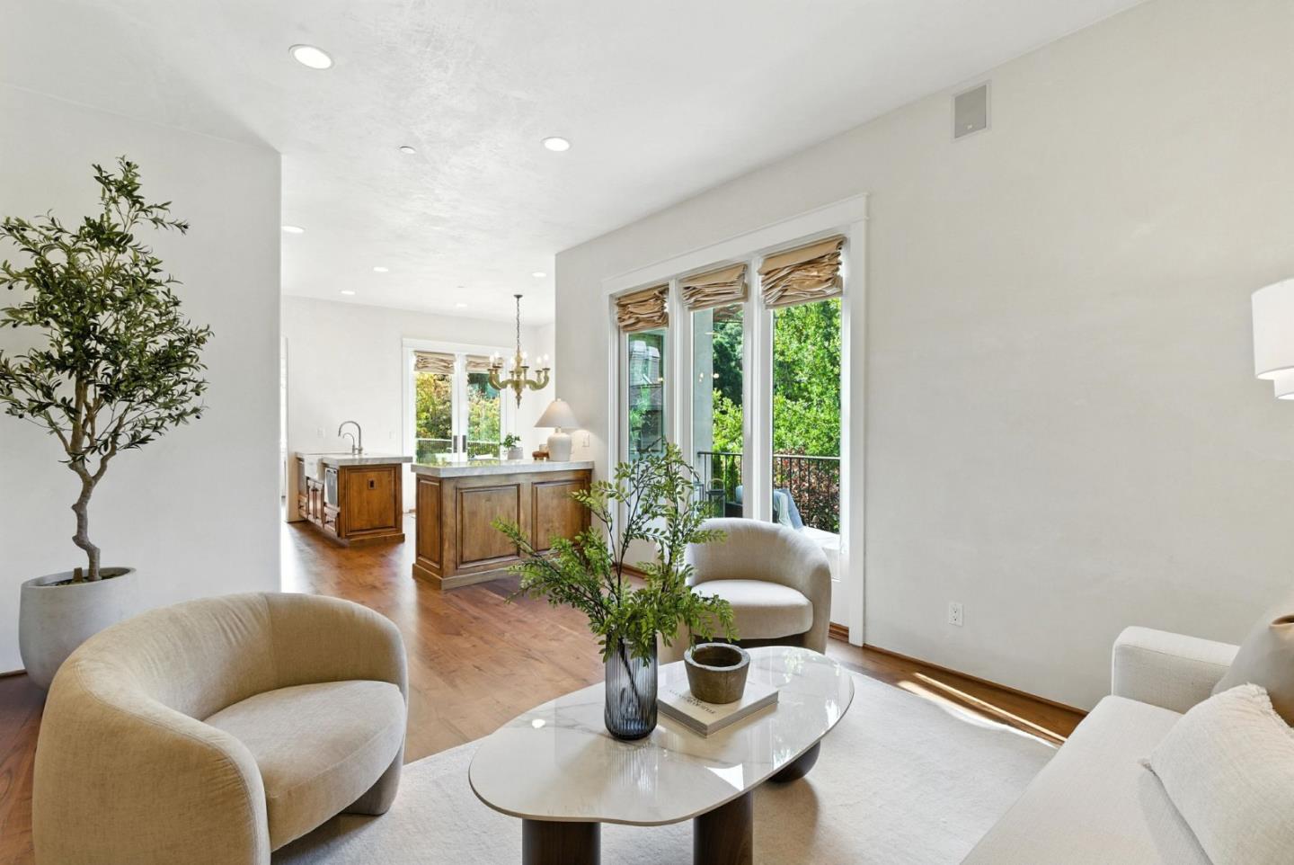 Detail Gallery Image 25 of 76 For 45 Sneckner Ct, Menlo Park,  CA 94025 - 5 Beds | 3/2 Baths