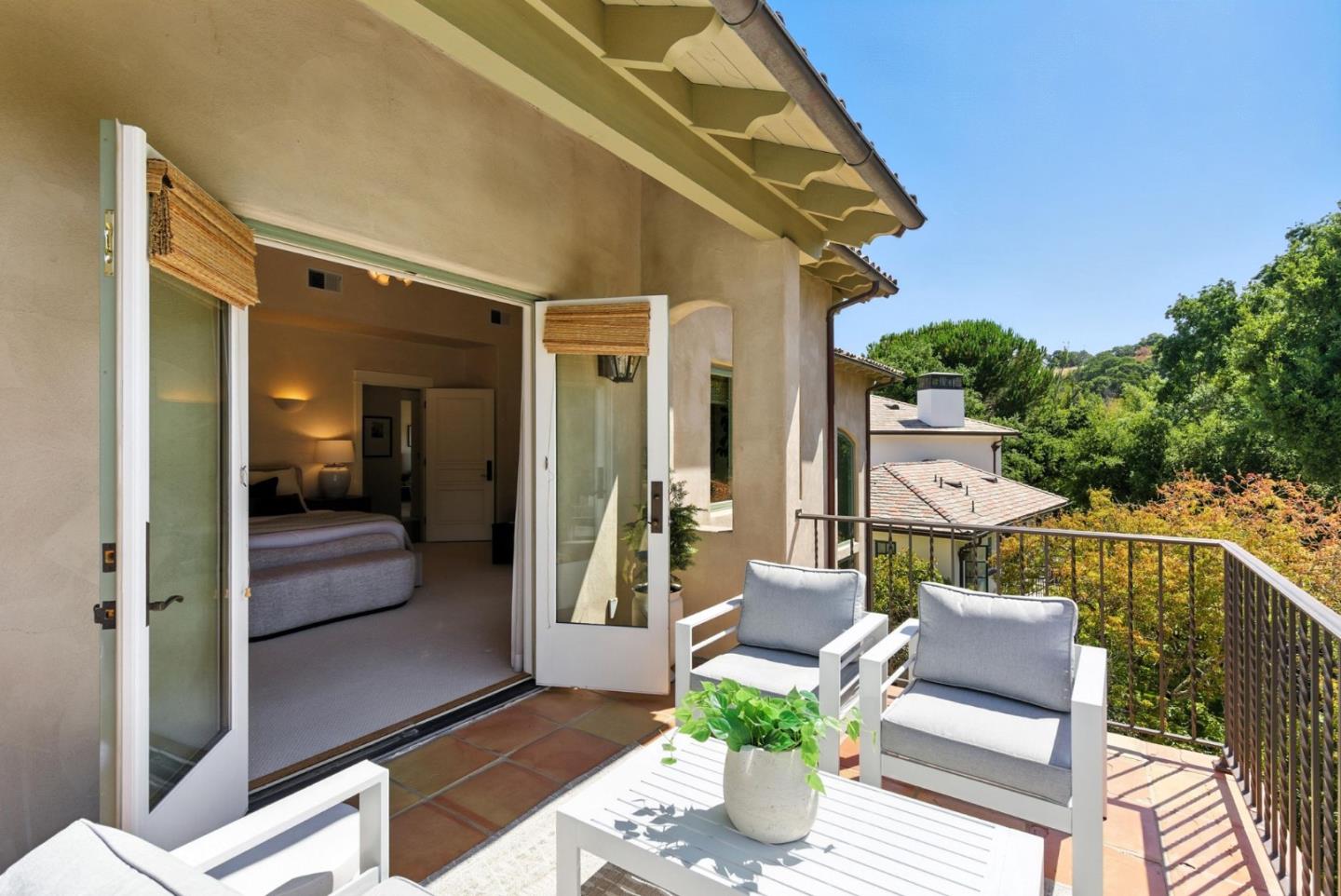 Detail Gallery Image 36 of 76 For 45 Sneckner Ct, Menlo Park,  CA 94025 - 5 Beds | 3/2 Baths