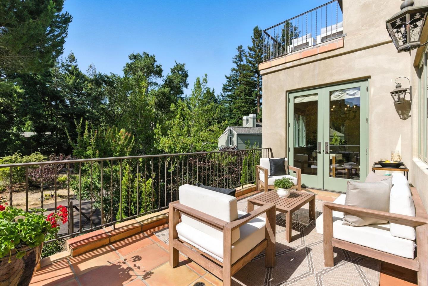 Detail Gallery Image 43 of 76 For 45 Sneckner Ct, Menlo Park,  CA 94025 - 5 Beds | 3/2 Baths