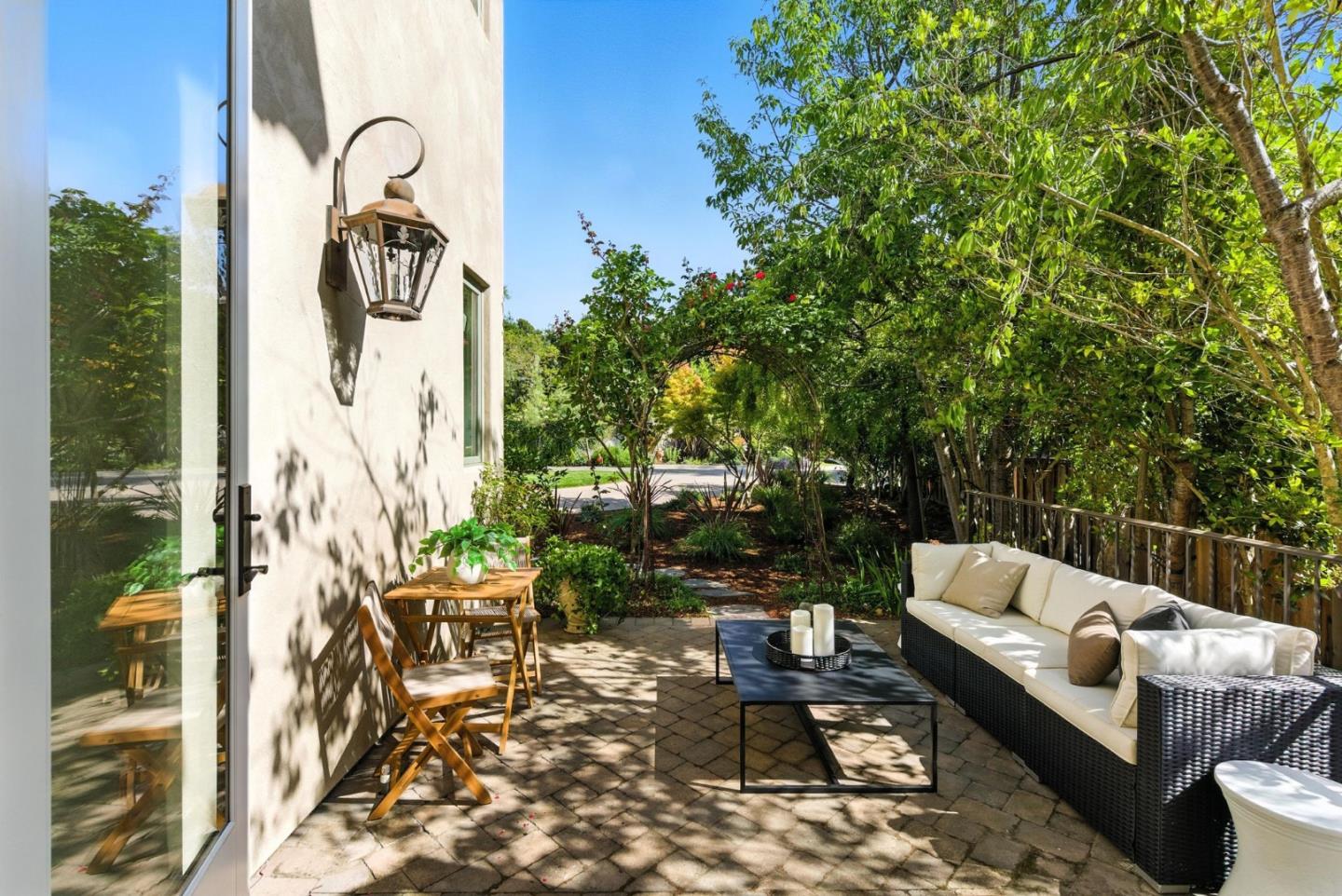 Detail Gallery Image 45 of 76 For 45 Sneckner Ct, Menlo Park,  CA 94025 - 5 Beds | 3/2 Baths