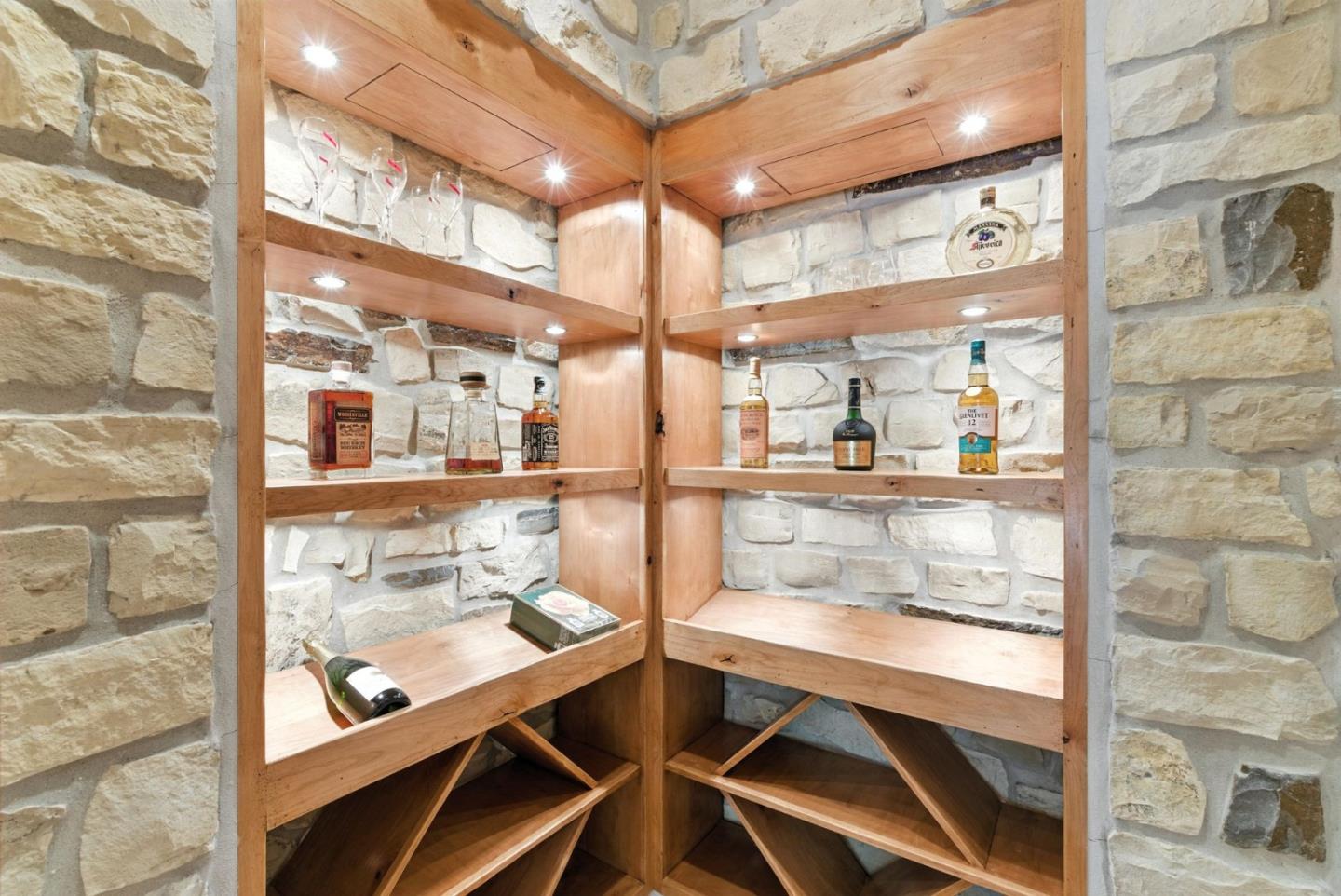 Detail Gallery Image 49 of 76 For 45 Sneckner Ct, Menlo Park,  CA 94025 - 5 Beds | 3/2 Baths