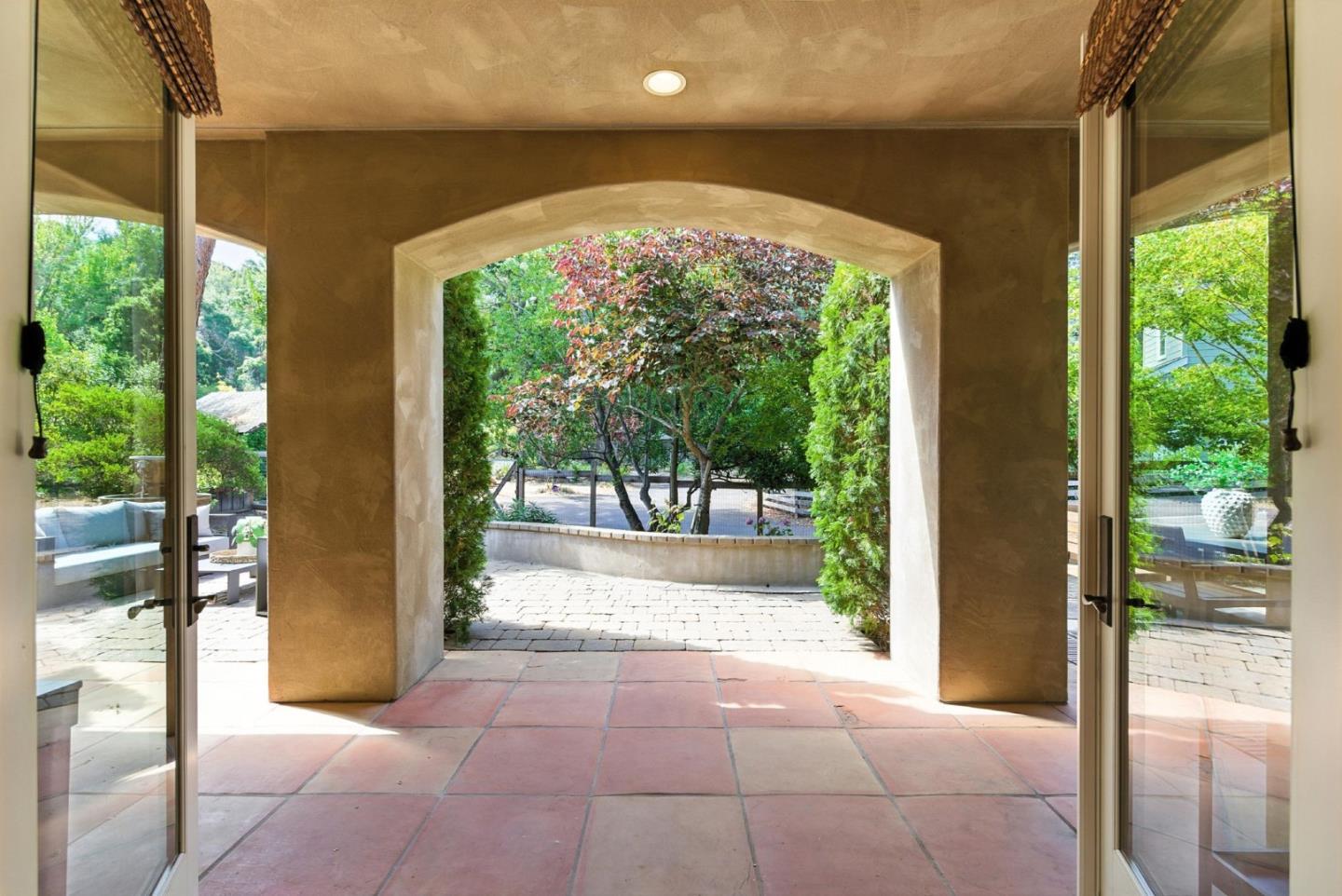 Detail Gallery Image 56 of 76 For 45 Sneckner Ct, Menlo Park,  CA 94025 - 5 Beds | 3/2 Baths