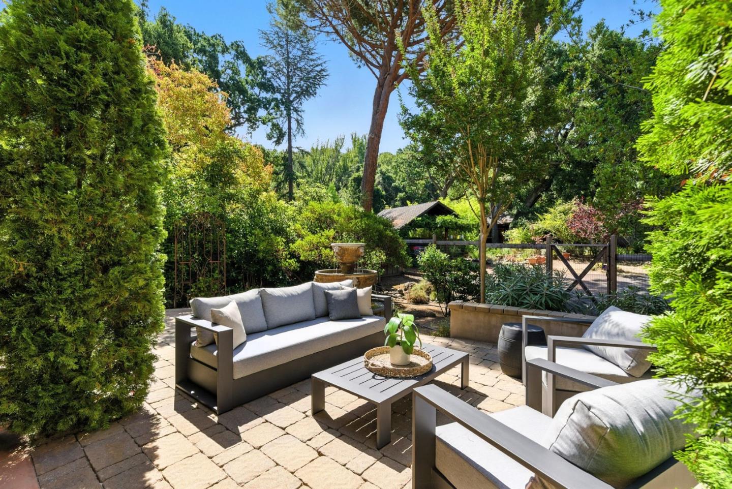 Detail Gallery Image 58 of 76 For 45 Sneckner Ct, Menlo Park,  CA 94025 - 5 Beds | 3/2 Baths