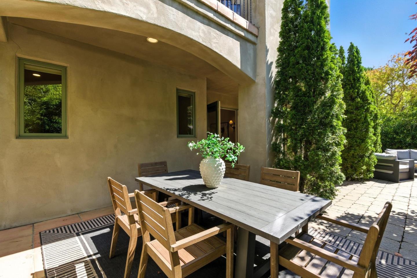 Detail Gallery Image 61 of 76 For 45 Sneckner Ct, Menlo Park,  CA 94025 - 5 Beds | 3/2 Baths
