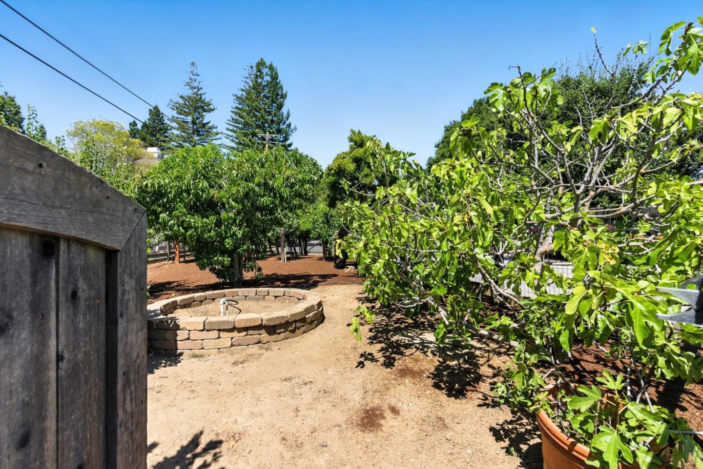 Detail Gallery Image 65 of 76 For 45 Sneckner Ct, Menlo Park,  CA 94025 - 5 Beds | 3/2 Baths
