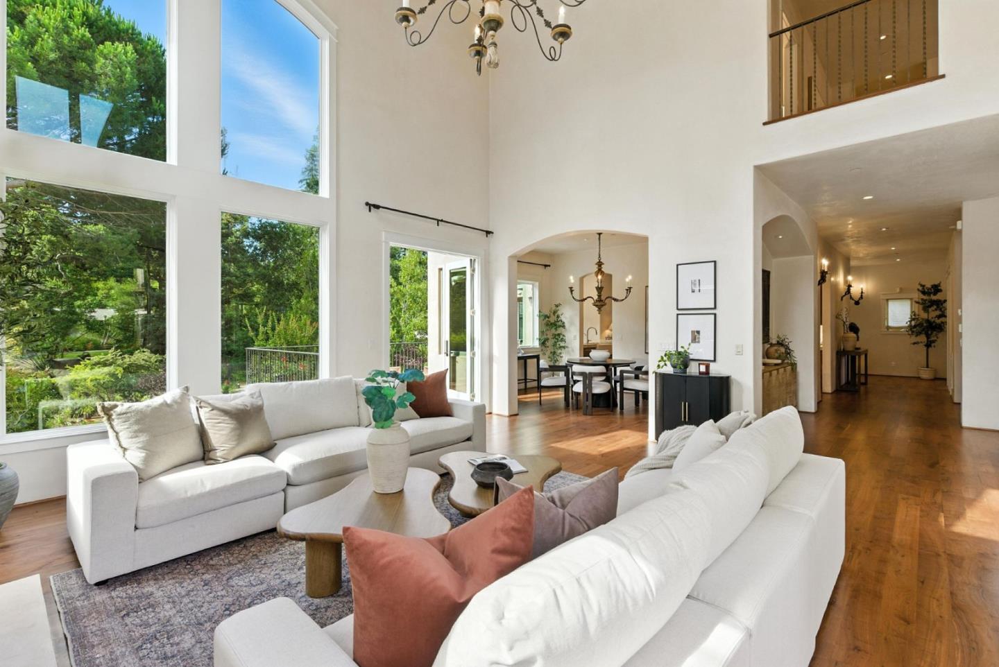 Detail Gallery Image 8 of 76 For 45 Sneckner Ct, Menlo Park,  CA 94025 - 5 Beds | 3/2 Baths