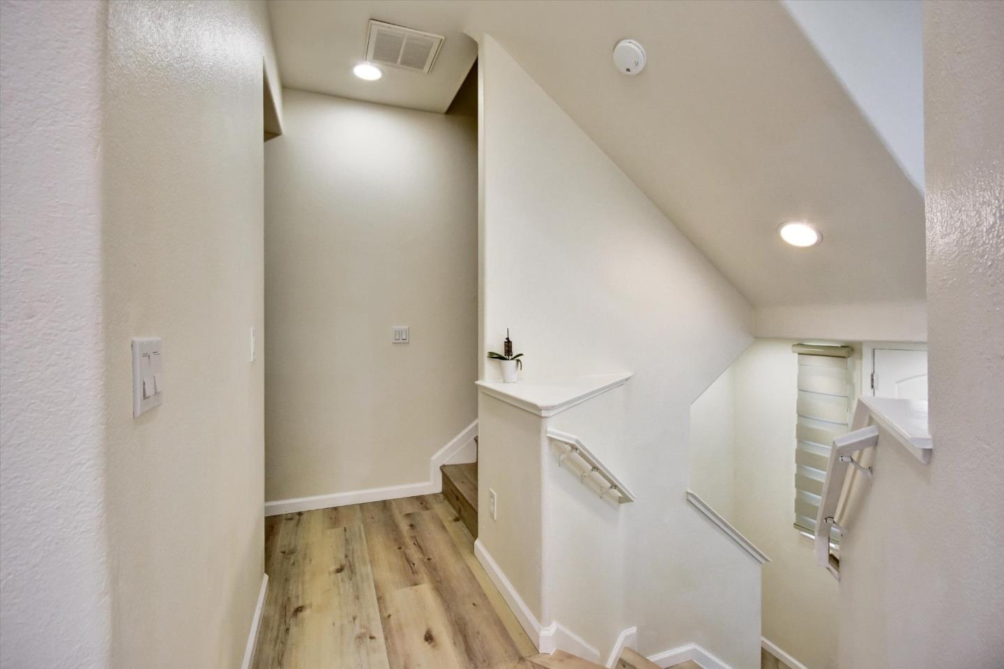 Detail Gallery Image 10 of 53 For 18437 Opal Ln, Morgan Hill,  CA 95037 - 2 Beds | 2/1 Baths