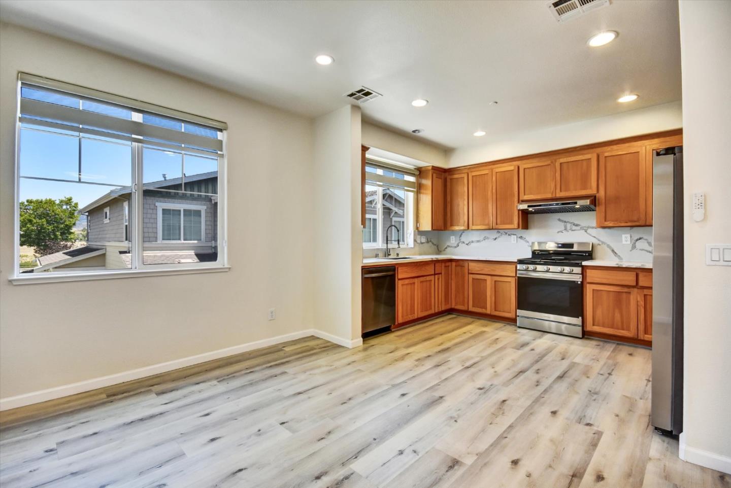 Detail Gallery Image 15 of 53 For 18437 Opal Ln, Morgan Hill,  CA 95037 - 2 Beds | 2/1 Baths