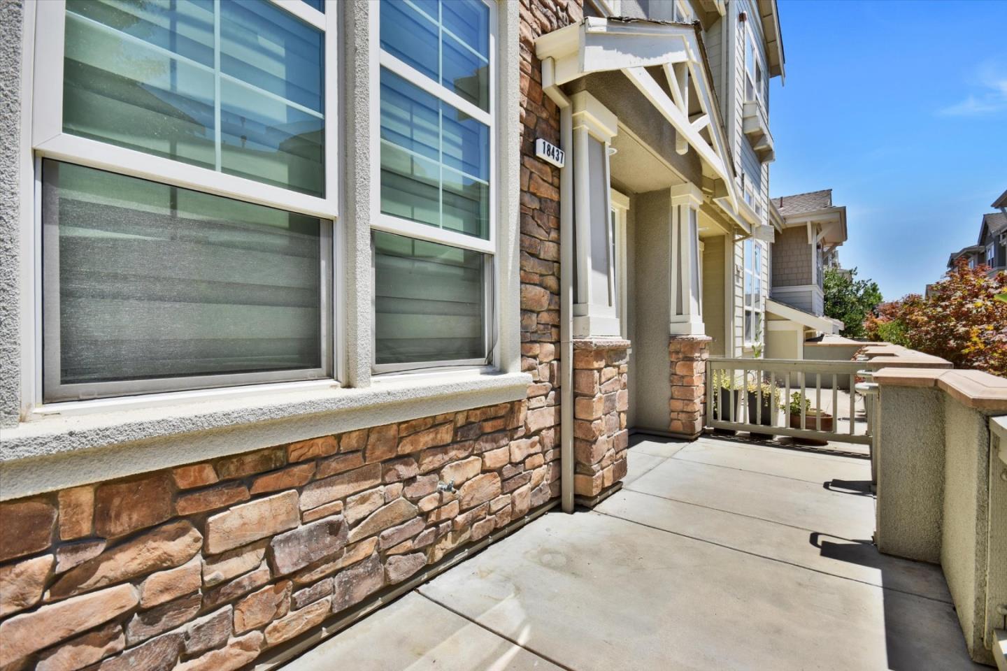 Detail Gallery Image 5 of 53 For 18437 Opal Ln, Morgan Hill,  CA 95037 - 2 Beds | 2/1 Baths