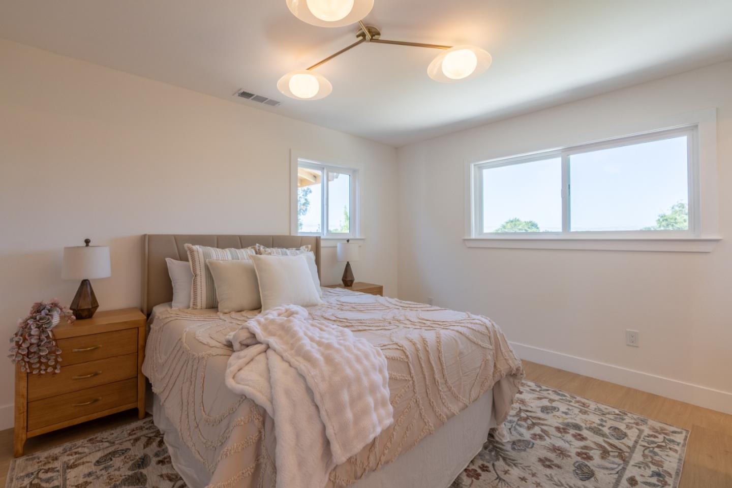 Detail Gallery Image 13 of 27 For 459 English Ave, Monterey,  CA 93940 - 3 Beds | 2/1 Baths