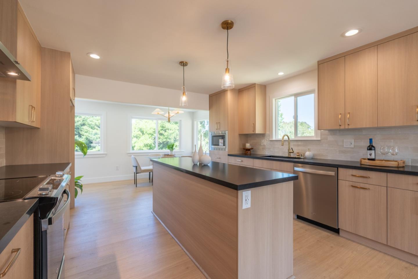 Detail Gallery Image 2 of 27 For 459 English Ave, Monterey,  CA 93940 - 3 Beds | 2/1 Baths