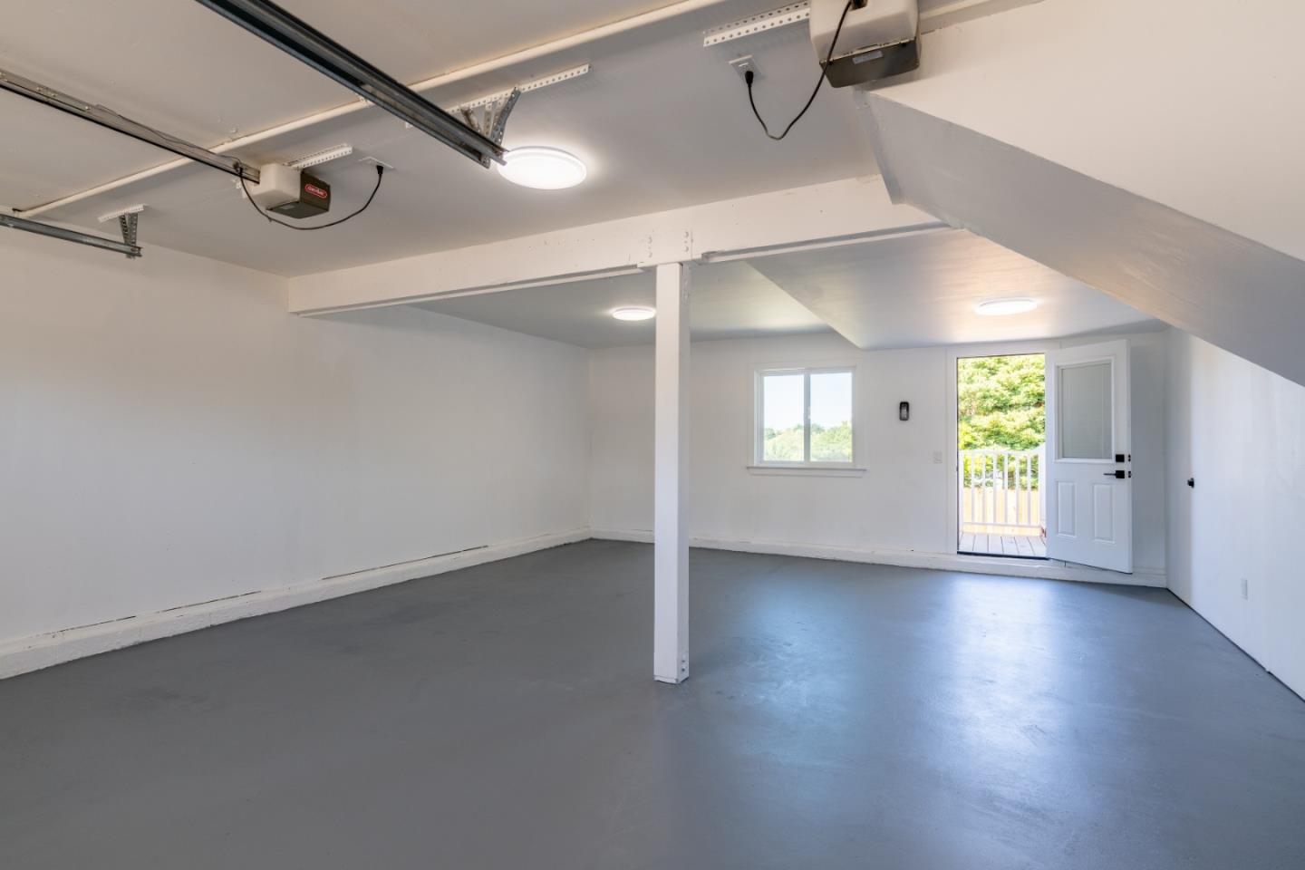 Detail Gallery Image 22 of 27 For 459 English Ave, Monterey,  CA 93940 - 3 Beds | 2/1 Baths