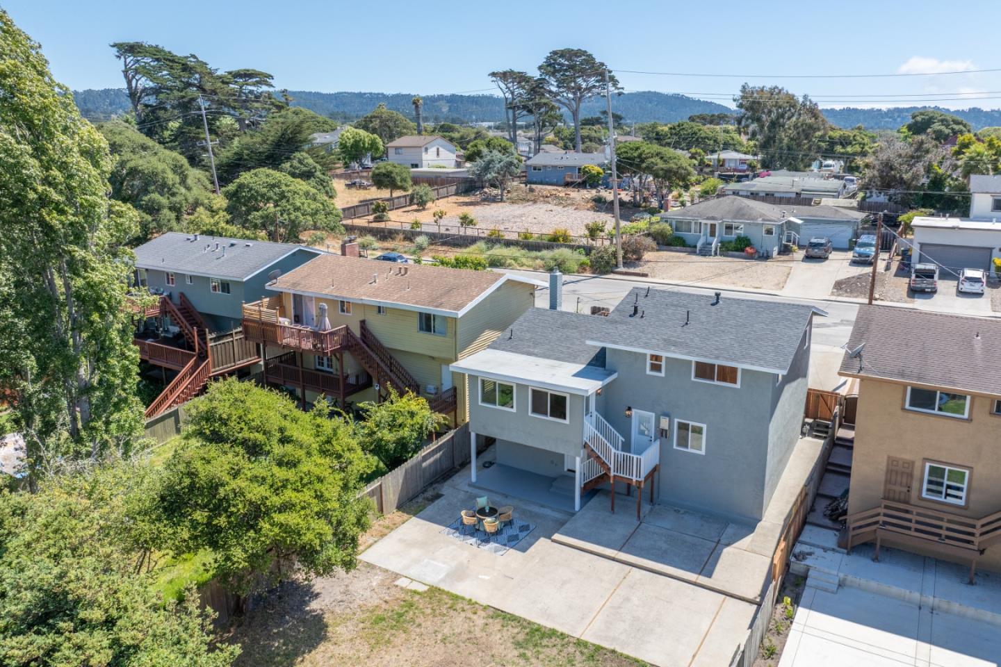 Detail Gallery Image 25 of 27 For 459 English Ave, Monterey,  CA 93940 - 3 Beds | 2/1 Baths