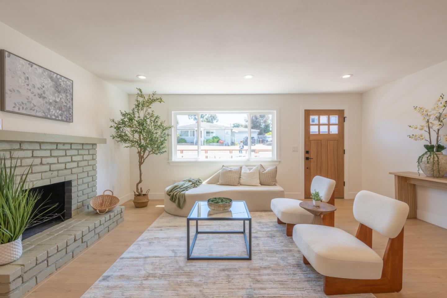 Detail Gallery Image 4 of 27 For 459 English Ave, Monterey,  CA 93940 - 3 Beds | 2/1 Baths