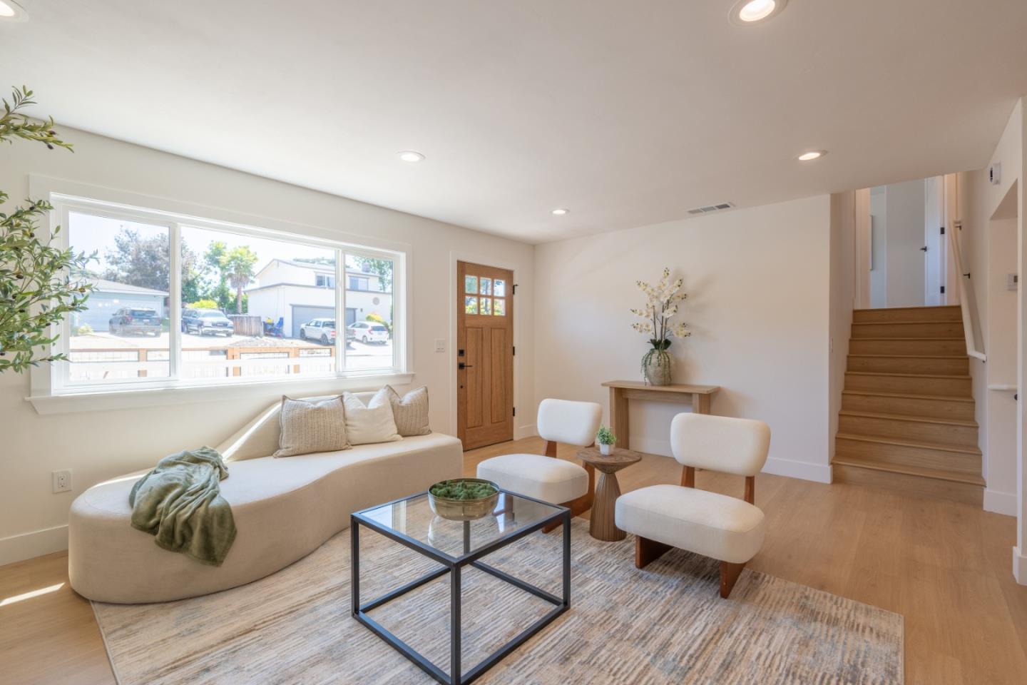 Detail Gallery Image 5 of 27 For 459 English Ave, Monterey,  CA 93940 - 3 Beds | 2/1 Baths