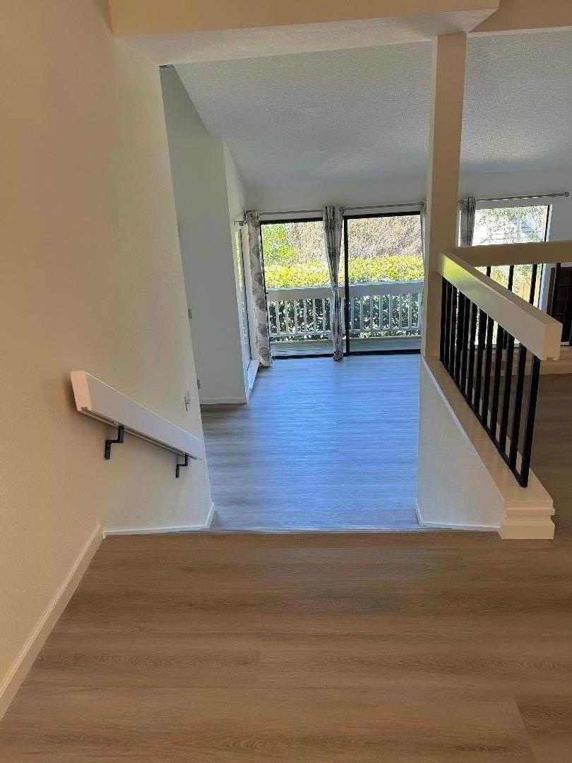 Detail Gallery Image 11 of 28 For 10 Pyrola Ln, San Carlos,  CA 94070 - 2 Beds | 2/1 Baths