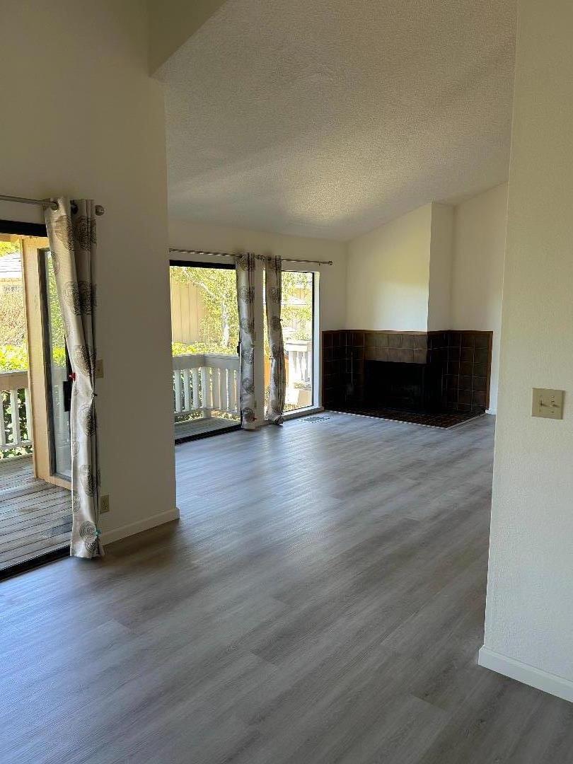 Detail Gallery Image 12 of 28 For 10 Pyrola Ln, San Carlos,  CA 94070 - 2 Beds | 2/1 Baths