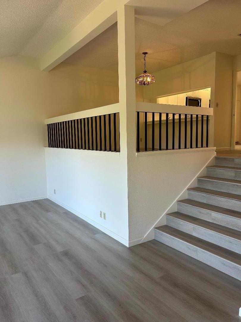 Detail Gallery Image 14 of 28 For 10 Pyrola Ln, San Carlos,  CA 94070 - 2 Beds | 2/1 Baths