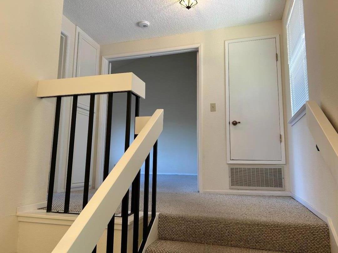 Detail Gallery Image 17 of 28 For 10 Pyrola Ln, San Carlos,  CA 94070 - 2 Beds | 2/1 Baths
