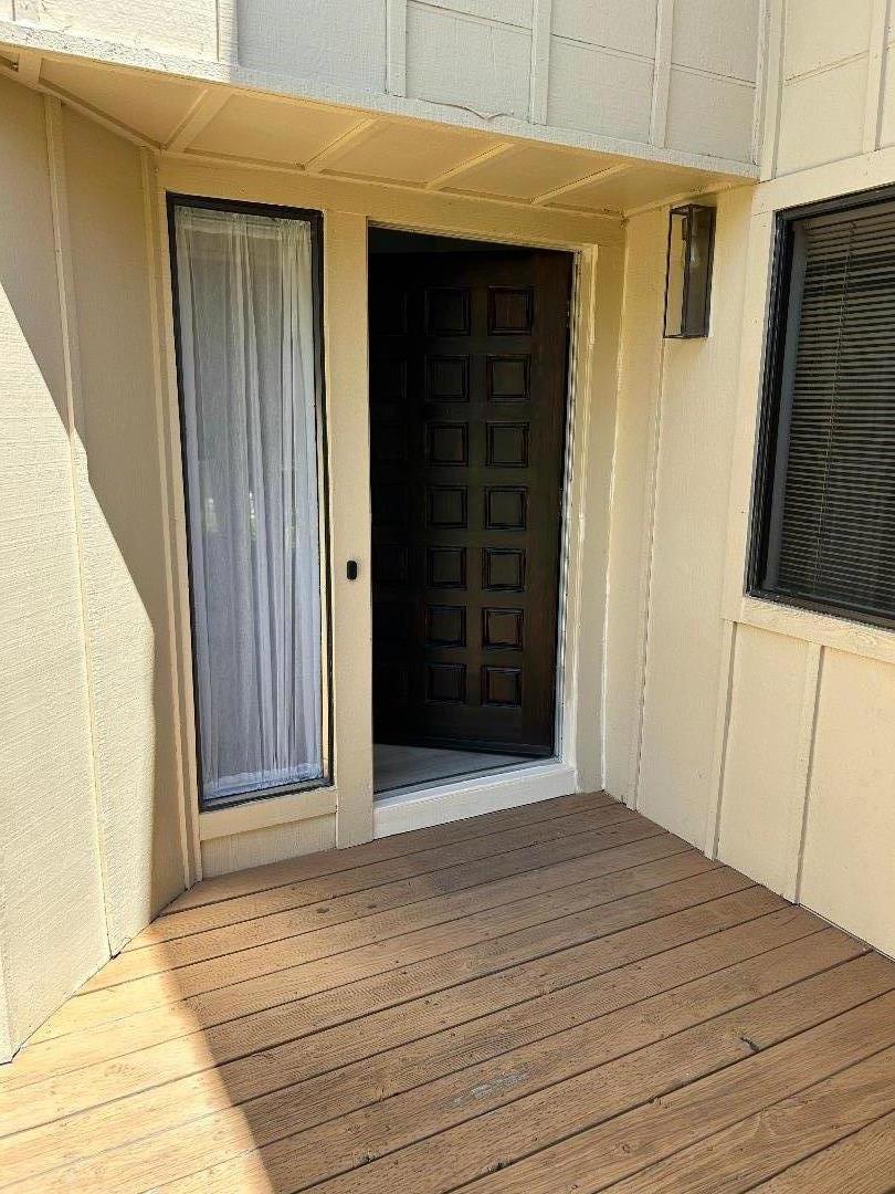 Detail Gallery Image 3 of 28 For 10 Pyrola Ln, San Carlos,  CA 94070 - 2 Beds | 2/1 Baths