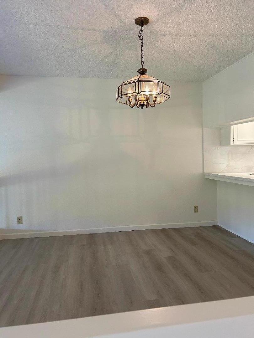 Detail Gallery Image 7 of 28 For 10 Pyrola Ln, San Carlos,  CA 94070 - 2 Beds | 2/1 Baths