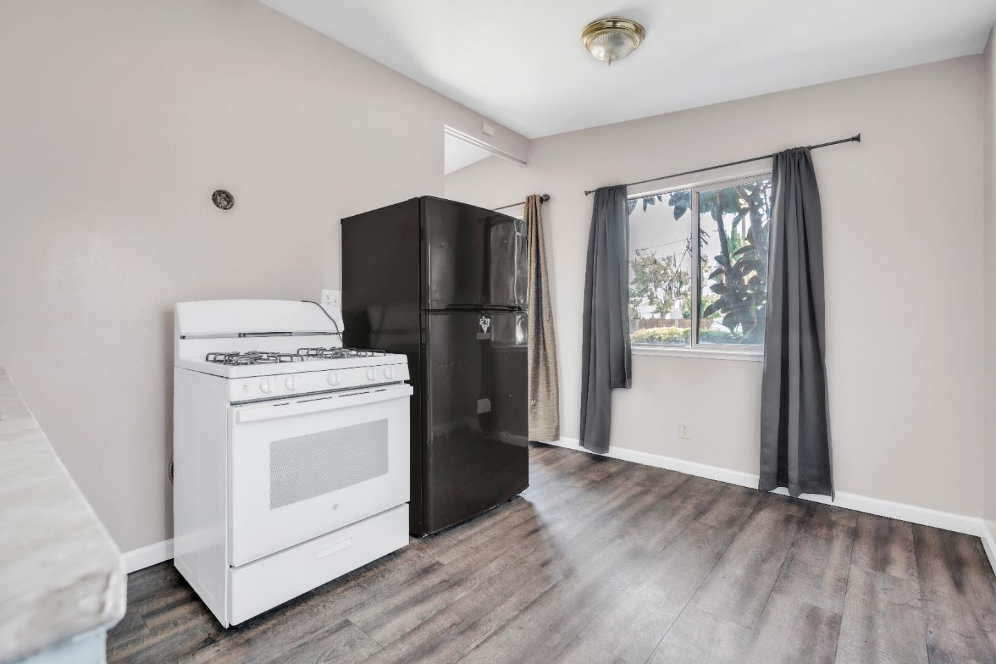 Detail Gallery Image 11 of 24 For 2523 Senter Rd, San Jose,  CA 95111 - – Beds | – Baths
