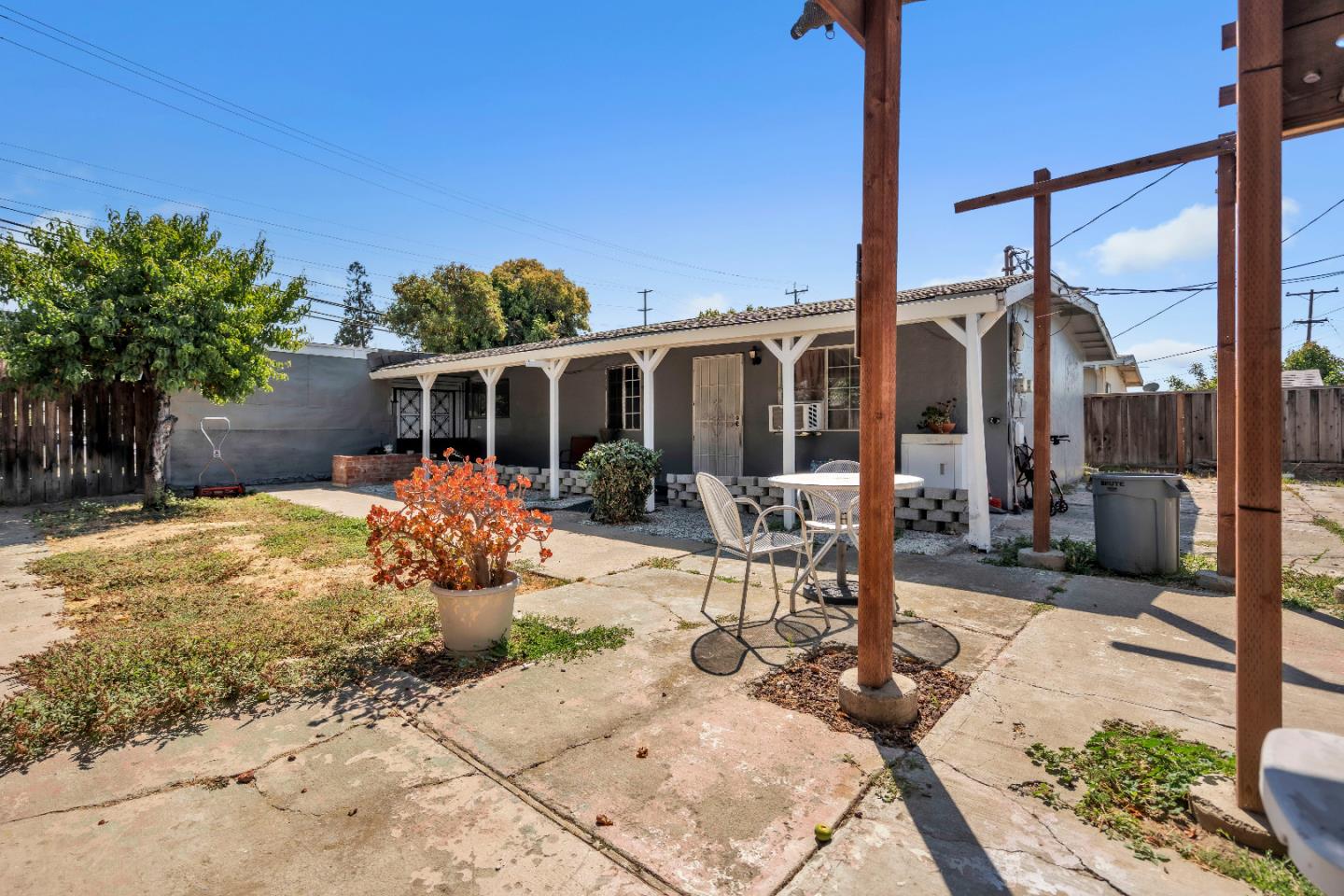 Detail Gallery Image 3 of 24 For 2523 Senter Rd, San Jose,  CA 95111 - – Beds | – Baths