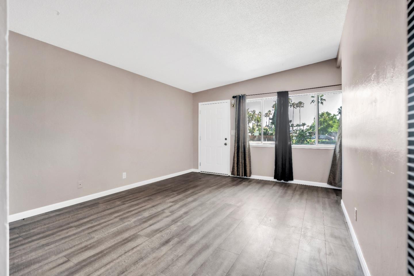 Detail Gallery Image 7 of 24 For 2523 Senter Rd, San Jose,  CA 95111 - – Beds | – Baths